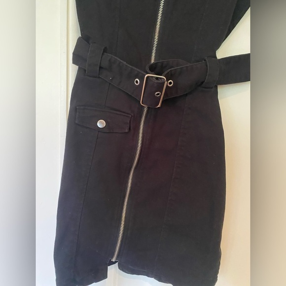 Black Utility Zip-Up Sleeveless Dress - Picture 2 of 8